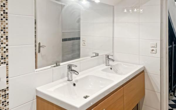 Maison à vendre    5 pièces •  Marseillan