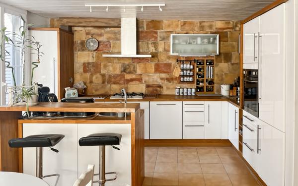 Maison à vendre    5 pièces •  Marseillan