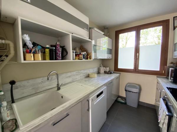 Vente                                                      Appartement
                        
                     5 pièces                      83 m2                     à Chantilly