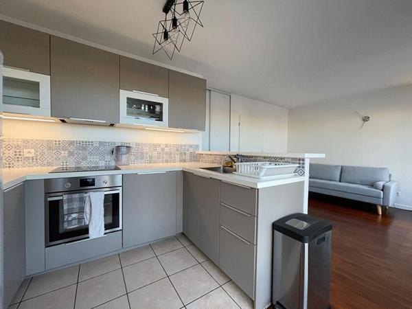 2P MEUBLE - CENTRE VILLE - PARKING