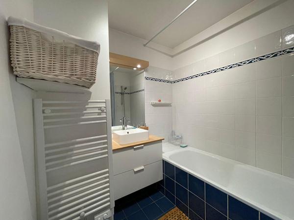 2P MEUBLE - CENTRE VILLE - PARKING