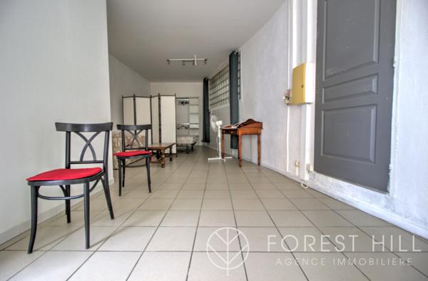 Céret (66400) appartement T1 en rez-de-chaussée – Proche commerces et parking