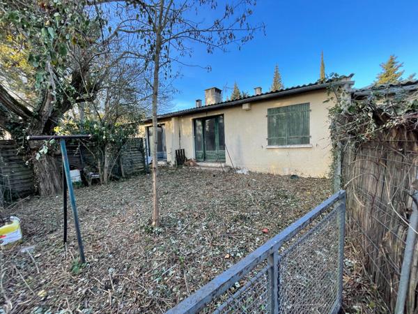 À 10 min de Carcassonne, ancien domaine avec 8 boxes, 7 maisons et dépendances sur 7593 m²