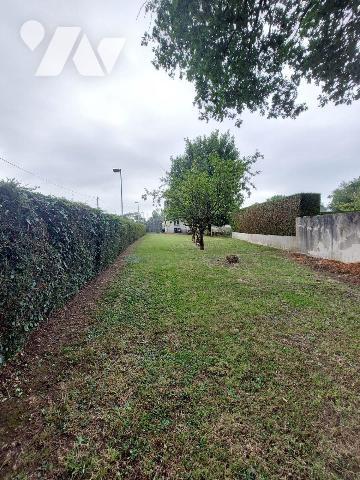 À VENDRE - LIFFRÉ (35) - Terrain à bâtir d'environ 400 m² (Environ 37 m (en façade) × 13 m ) à ...