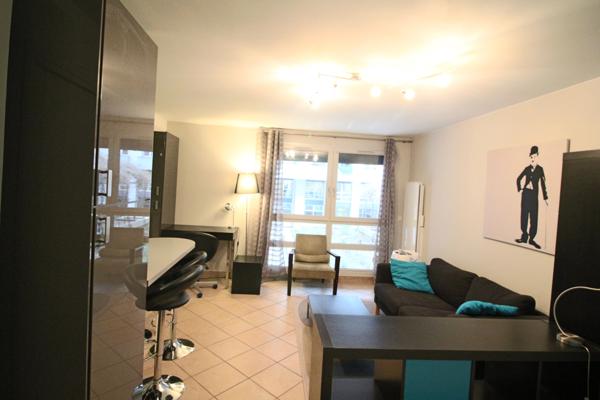 Lyon (69003) Studio meublé tt équipé, secteur préfecture, dispo le 16/01 !