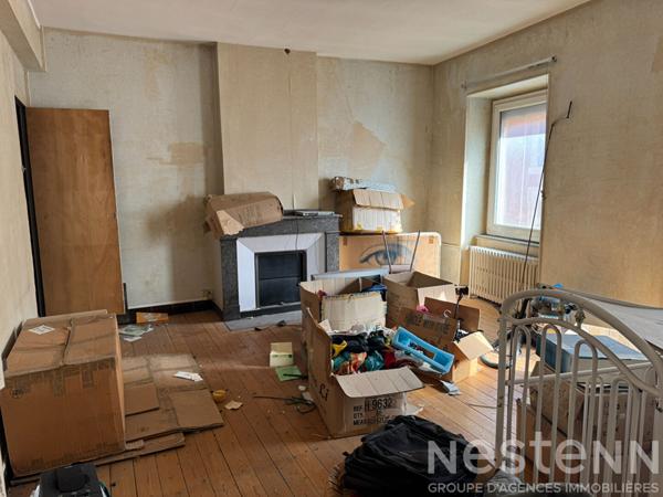 Immeuble centre-ville Carcassonne avec local commercial en angle et surfaces à rénover