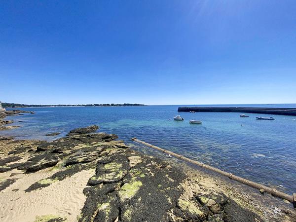 Concarneau  exceptionnel  terrain a batir de 512 m²  à 50 m de la mer  dans un endroit très calme  .