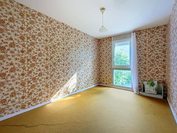 ** SOUS COMPROMIS ** Exclusivité Nestenn Immobilier. Grand appartement 3 pièces de 72m² avec cellier et parking à vendre au centre-ville de Castanet-Tolosan