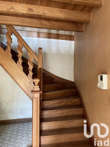 Maison 7 pièces de 222 m² à Ladiville (16120)