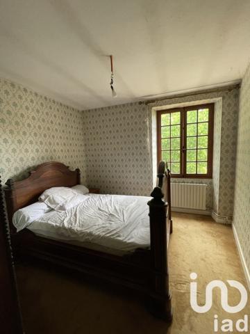 Maison 7 pièces de 222 m² à Ladiville (16120)