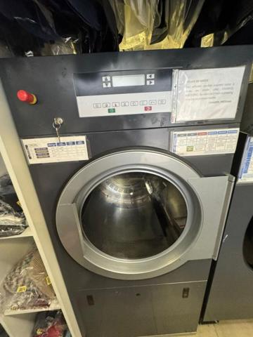 75010 PARIS - Fonds de commerce Pressing - Faible loyer 35m2