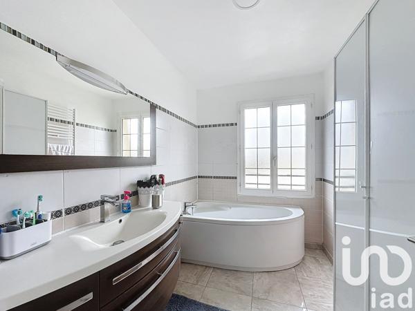 Maison à vendre 6 pièces 105 m² Villeneuve-le-Roi