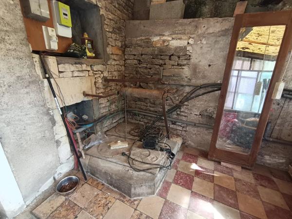 Maison à rénover de 60 m² à Sammarçolles