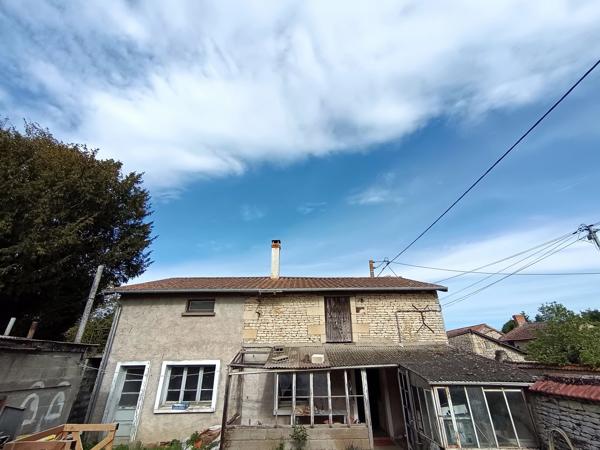 Maison à rénover de 60 m² à Sammarçolles