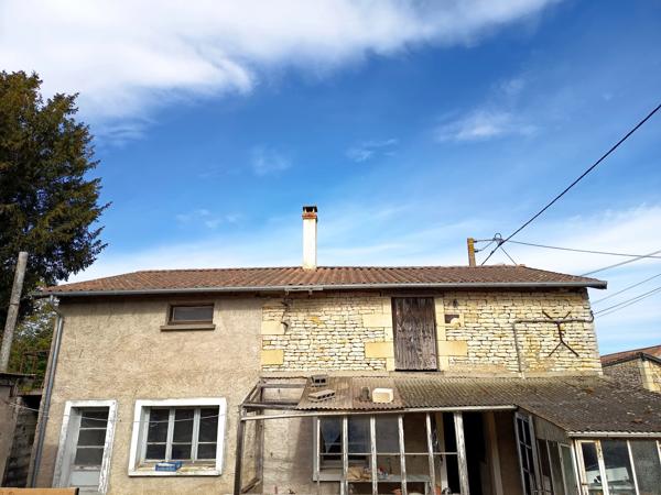 Maison à rénover de 60 m² à Sammarçolles