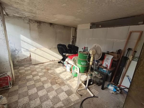 Maison à rénover de 60 m² à Sammarçolles
