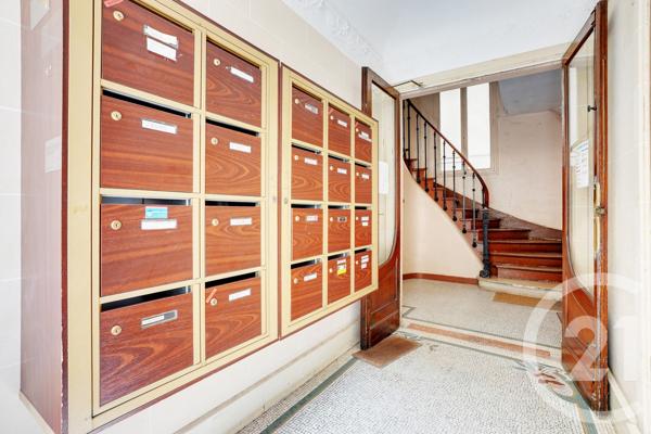 Appartement F2 à vendre  2 pièces - 38 m 2   PARIS  - 75015