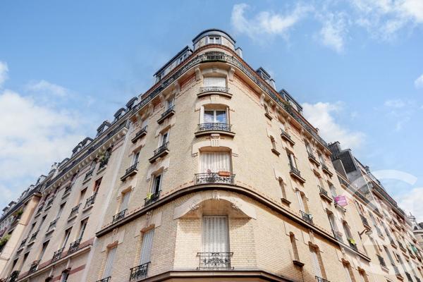 Appartement F2 à vendre  2 pièces - 38 m 2   PARIS  - 75015