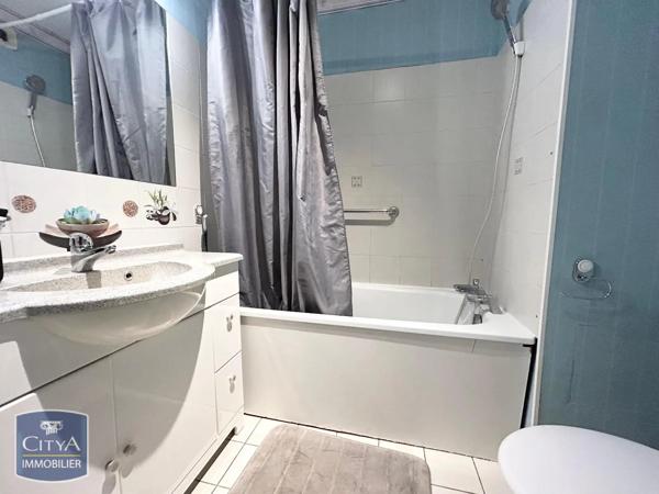 Appartement à louer 2 pièces 52.06m² Billère (64140)