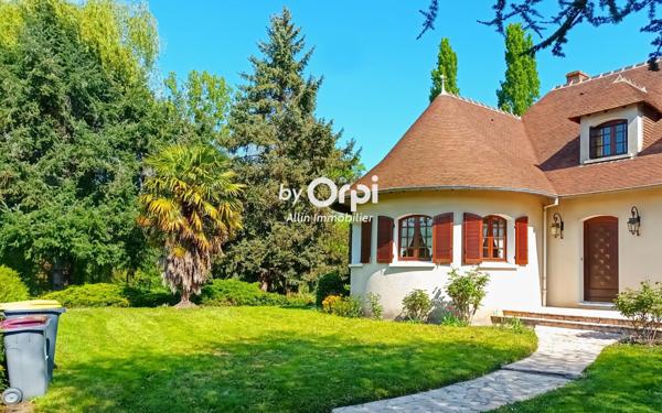 Maison à vendre    6 pièces •  Domérat