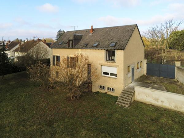 Maison 4 chambres,2h30 PARIS,proche commerces et ecoles,NEVERS,centre ville, garage,cave