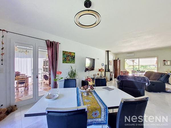 A Vendre Maison familiale de 157 m² de plain-pied avec jardin, piscine et garage à Condom.