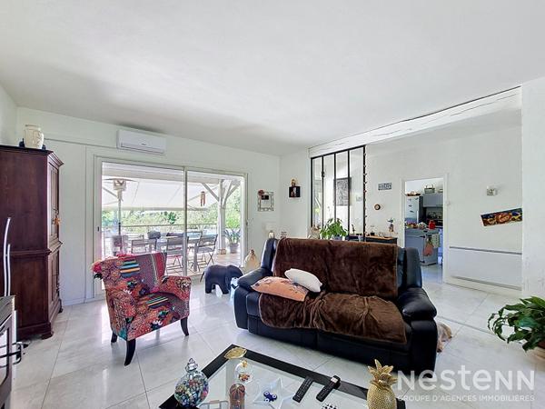 A Vendre Maison familiale de 157 m² de plain-pied avec jardin, piscine et garage à Condom.