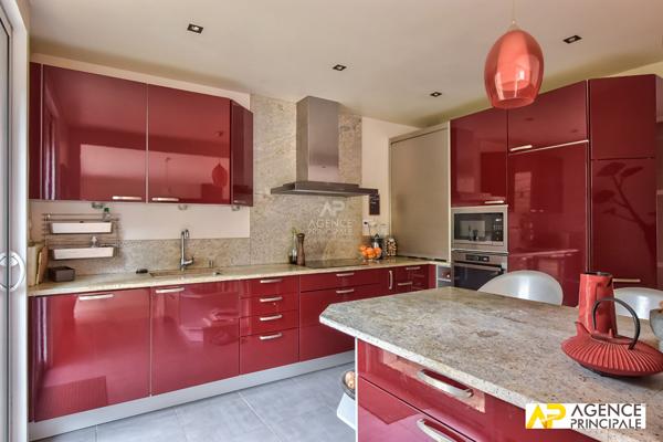 Maison Le Mesnil Le Roi 8 pièce(s) 187 m2 Loyer 3 600 €/mois charges comprises **  - Référence  13631