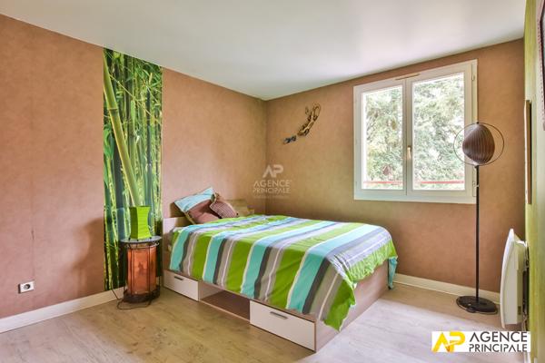 Maison Le Mesnil Le Roi 8 pièce(s) 187 m2 Loyer 3 600 €/mois charges comprises **  - Référence  13631