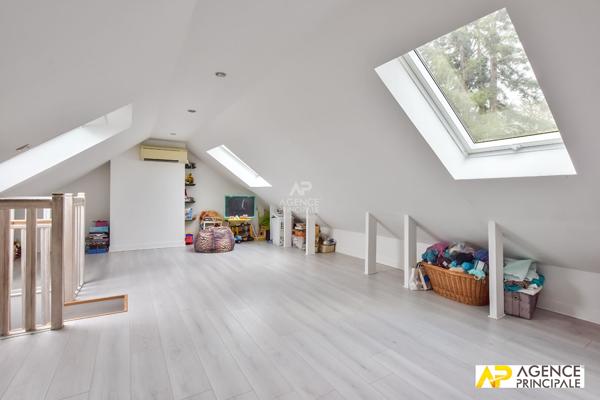Maison Le Mesnil Le Roi 8 pièce(s) 187 m2 Loyer 3 600 €/mois charges comprises **  - Référence  13631
