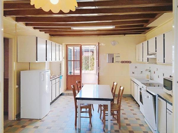 Maison à proximité de toute commodité à saisir !