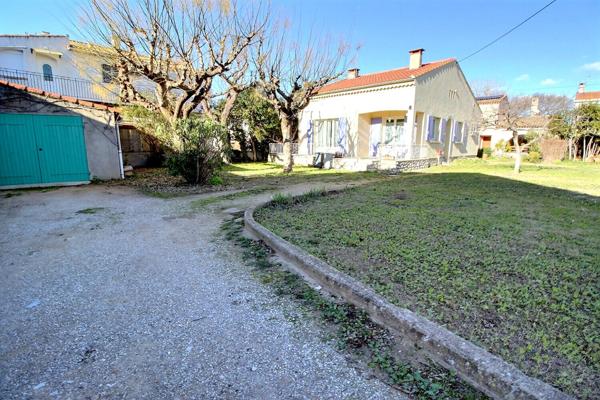 Marignane- Maison de 3 pièces de 90m2 sur une parcelle de 493 m2 comprenant 2 Garages.