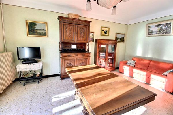 Marignane- Maison de 3 pièces de 90m2 sur une parcelle de 493 m2 comprenant 2 Garages.