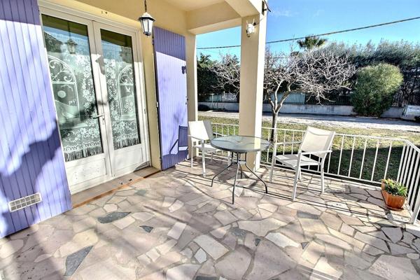 Marignane- Maison de 3 pièces de 90m2 sur une parcelle de 493 m2 comprenant 2 Garages.