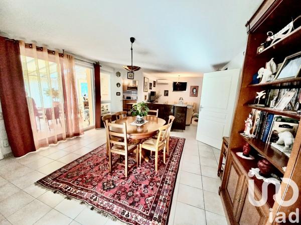 Maison traditionnelle 3 pièces de 101 m² à Jonquières-Saint-Vincent (30300)