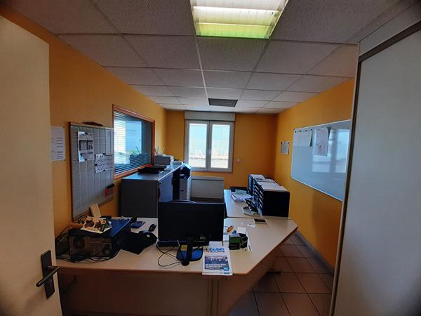 À LOUER - Local d'activité - 635 m² - Nantes Est