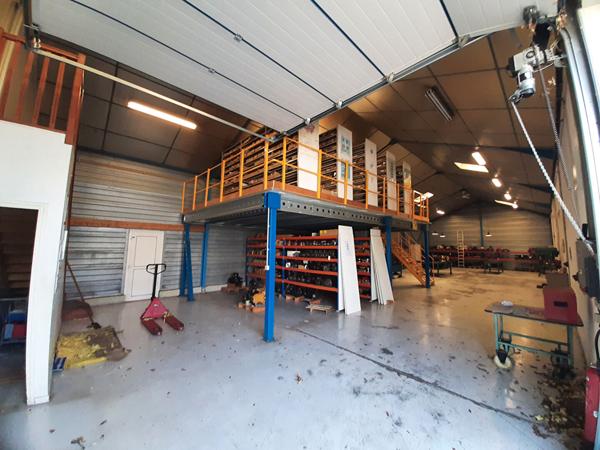 À LOUER - Local d'activité - 635 m² - Nantes Est
