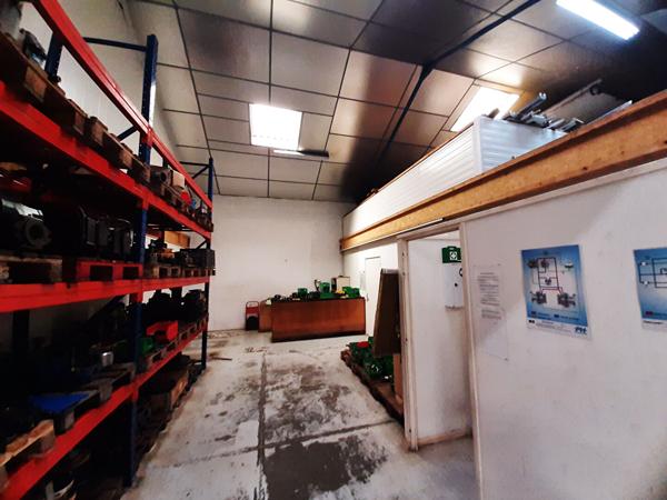 À LOUER - Local d'activité - 635 m² - Nantes Est