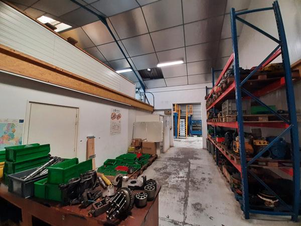À LOUER - Local d'activité - 635 m² - Nantes Est