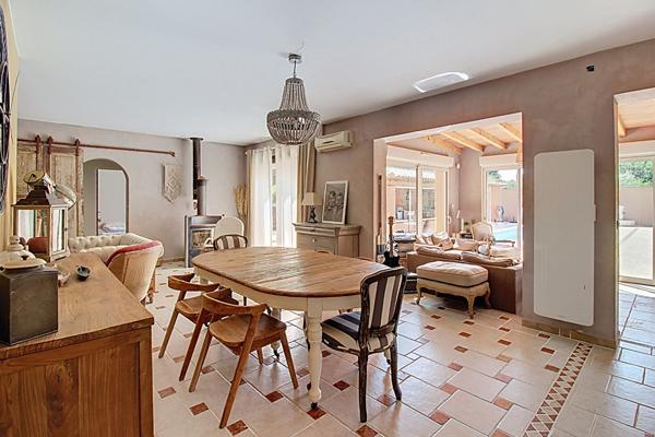 A VENDRE ! Villa Draguignan 7 pièces 160 m² sur un terrain de 5065 m² avec piscine