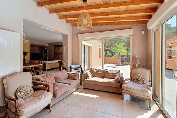 A VENDRE ! Villa Draguignan 7 pièces 160 m² sur un terrain de 5065 m² avec piscine