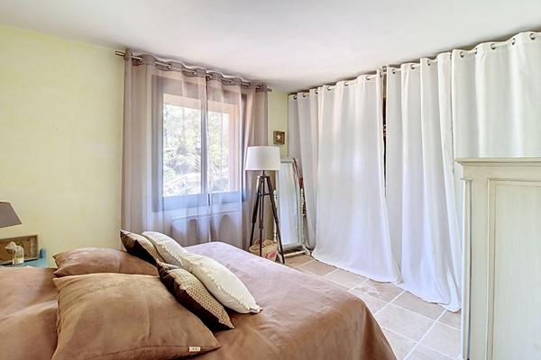 A VENDRE ! Villa Draguignan 7 pièces 160 m² sur un terrain de 5065 m² avec piscine