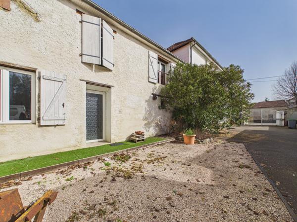 Maison
         7 pièces
        - 208 m² Exclusivité