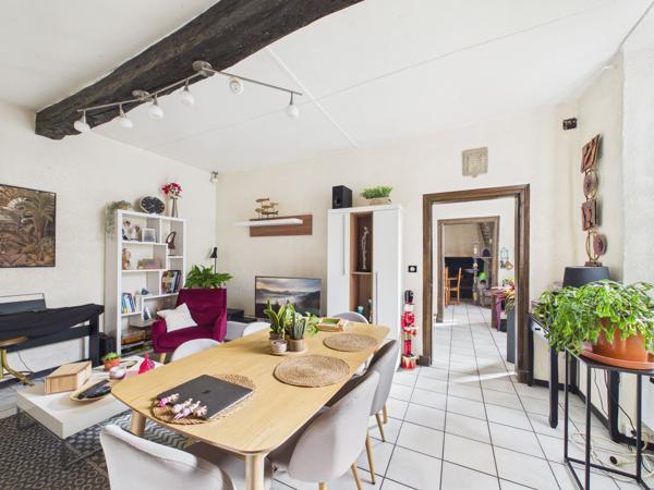 Maison
         7 pièces
        - 208 m² Exclusivité