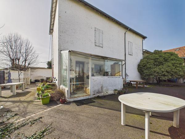 Maison
         7 pièces
        - 208 m² Exclusivité