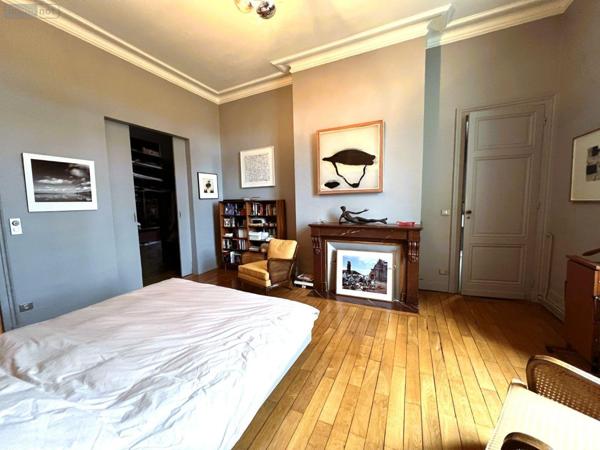 Maison de maître à vendre à Bordeaux en Gironde (33000), ref : 016/1043   
Fondaudège