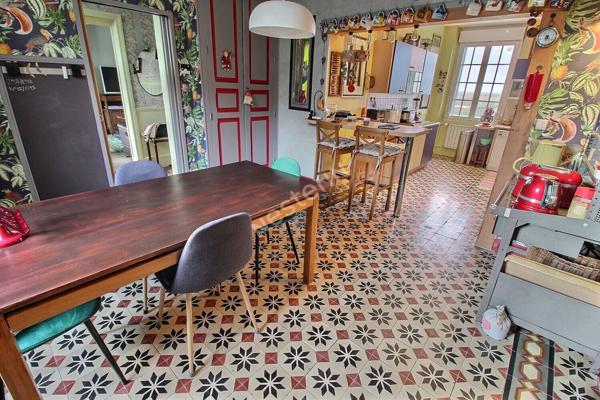 Secteur Cormicy : propriété 6 chambres - studio - granges - piscine couverte