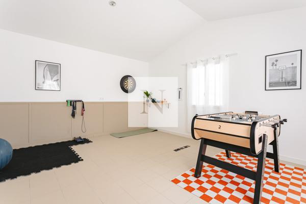 Maison contemporaine 187 m² rénovée avec piscine – Périgny