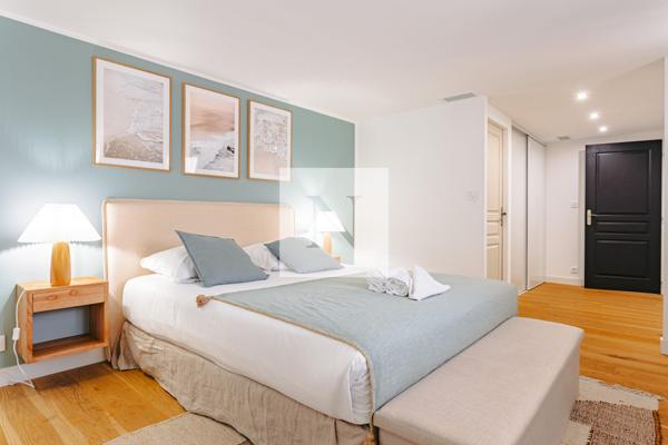 Maison contemporaine 187 m² rénovée avec piscine – Périgny