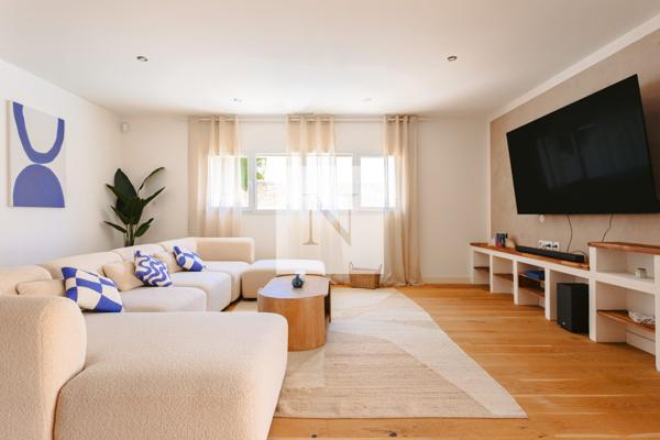 Maison contemporaine 187 m² rénovée avec piscine – Périgny